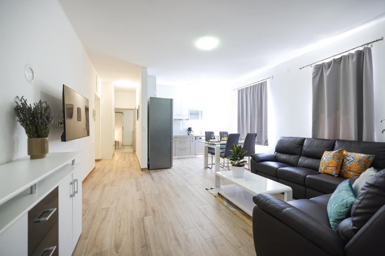 Mathilda'S Apartment Zadar Exterior photo
