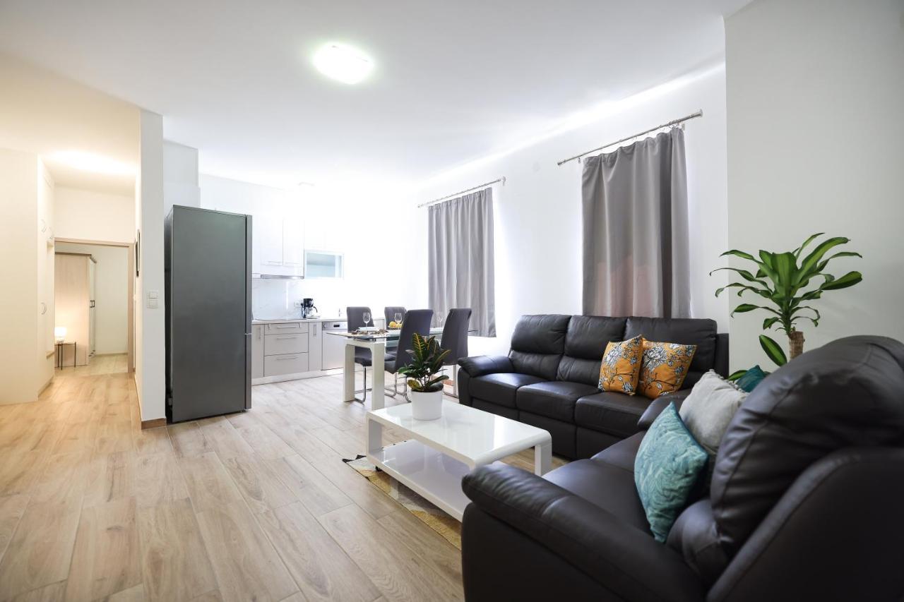 Mathilda'S Apartment Zadar Exterior photo